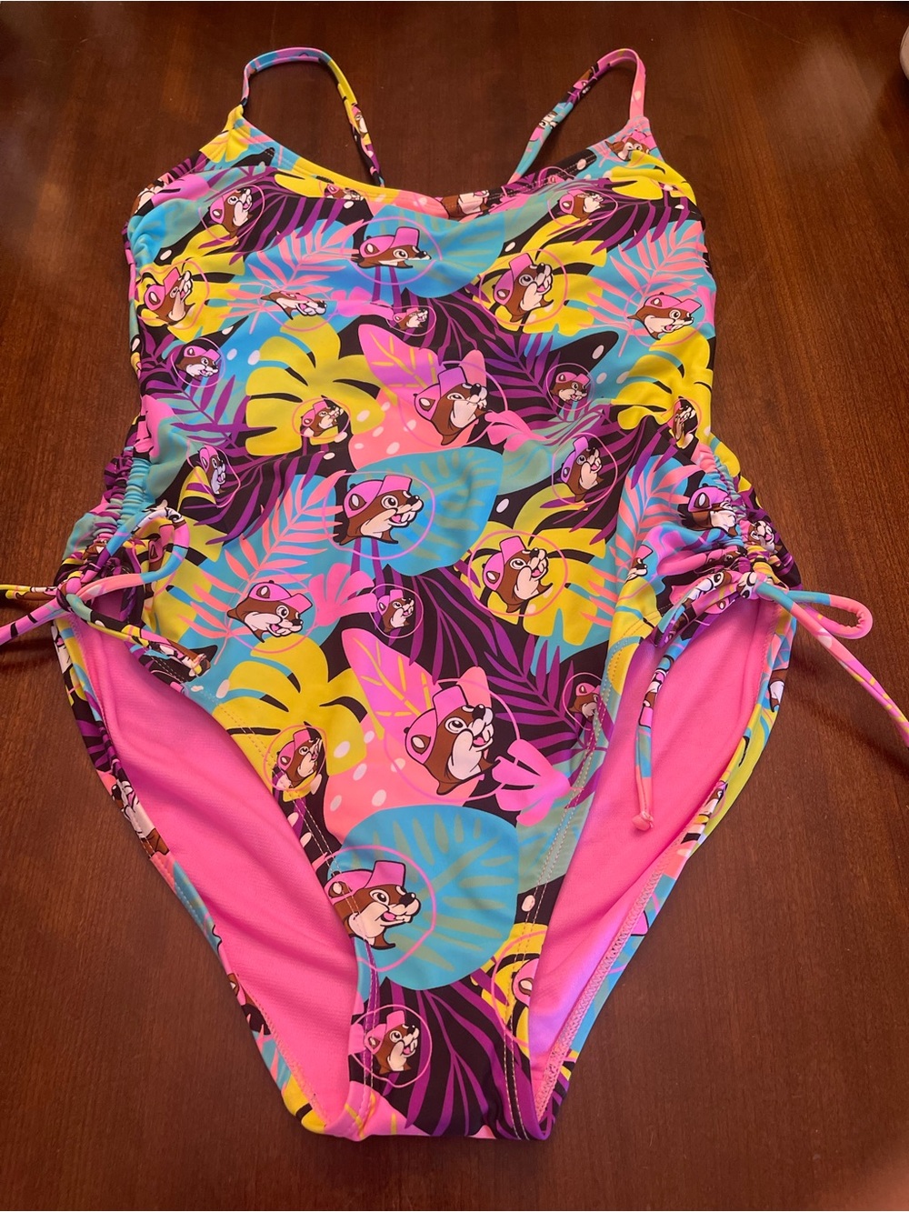 NWT Buc-ee’s Woman’s Tropical Print One-Piece Swimsuit - Picture 2 of 10